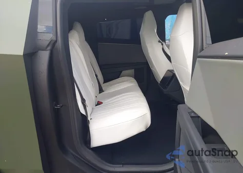 2025 Tesla Cybertruck All-Wheel Drive z USA, uszkodzony, nr VIN 7G2CEHED8SA072913